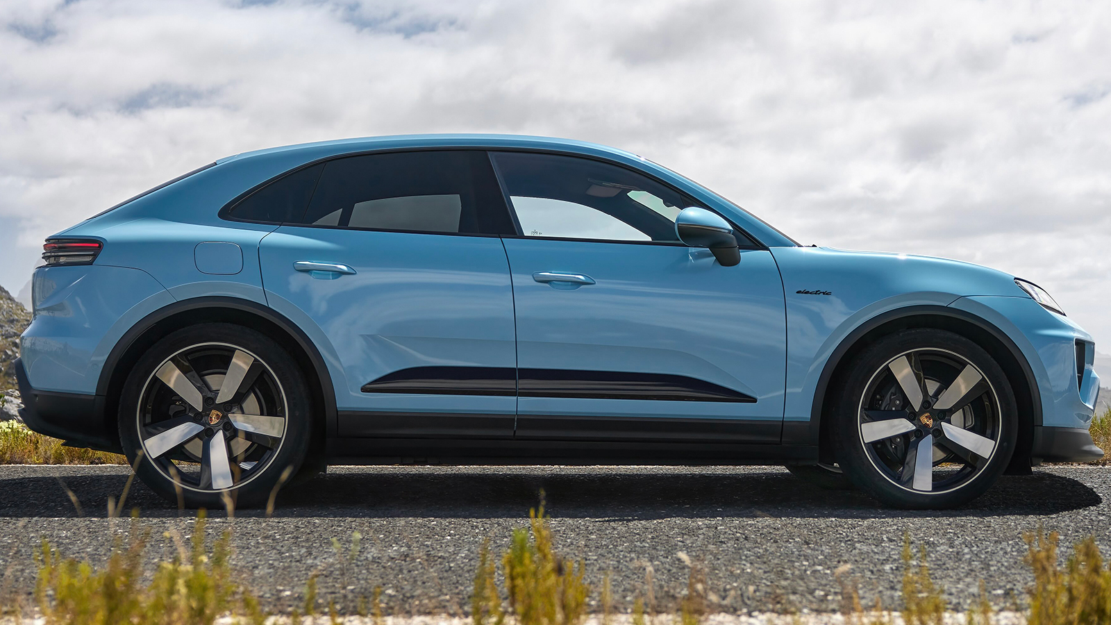 Νέα πισωκίνητη Porsche Macan με 340 άλογα και Macan 4S με 448 ίππους